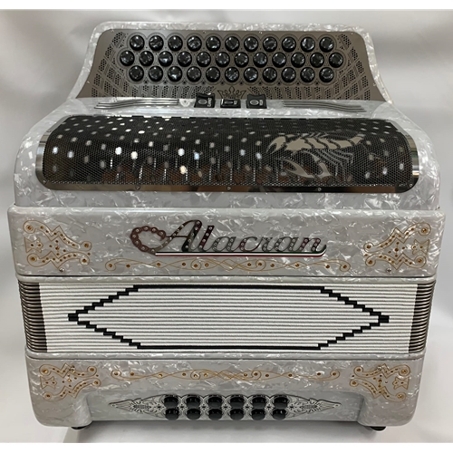 Melhart Music Center Alacran 34 Button 12 Bass 3 Switches Button Accordion Fbe Pearl White